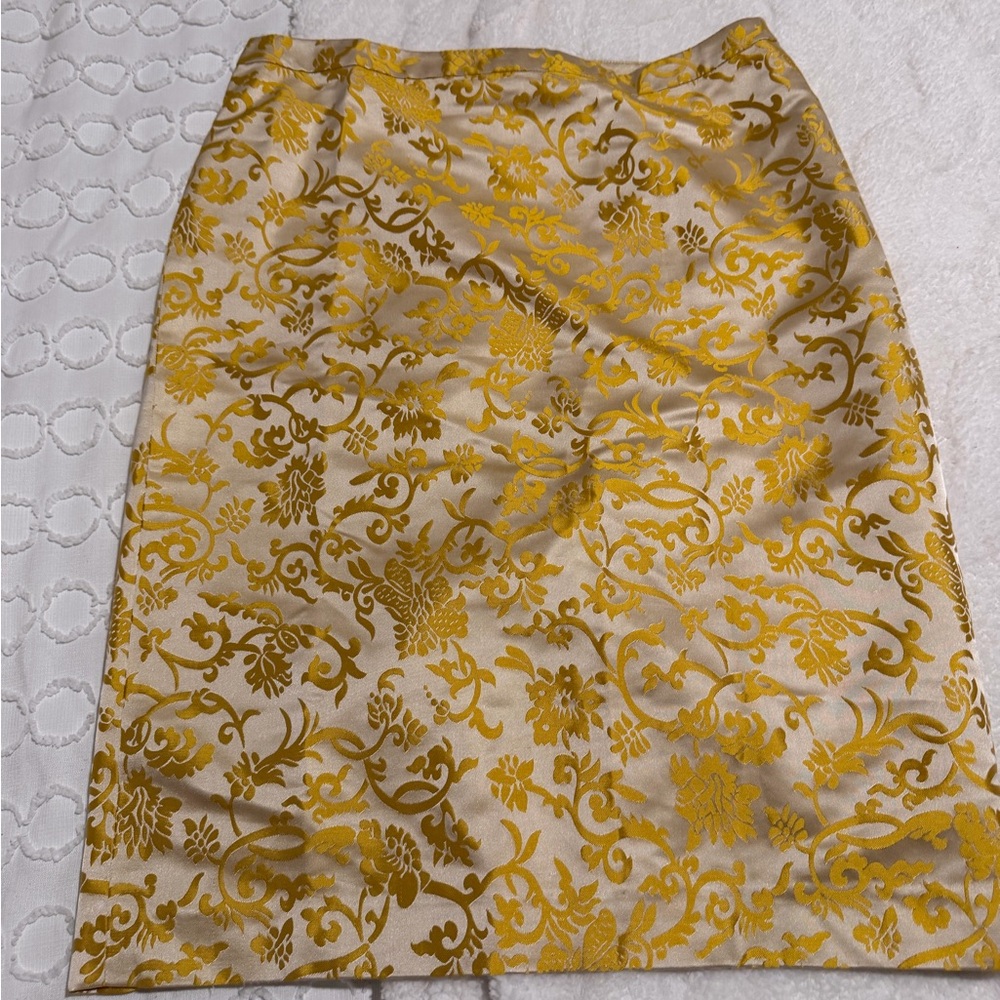 Banana Republic Cream and Gold Floral Jacquard Pencil Skirt